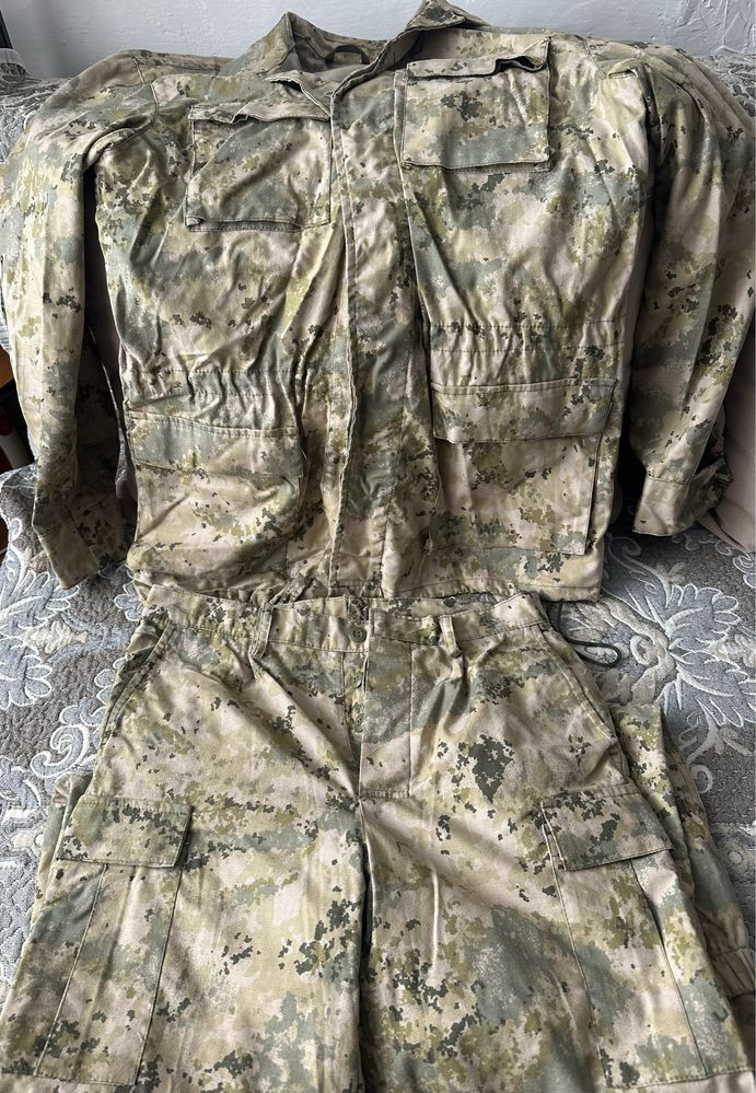 Продам костюм хаки
