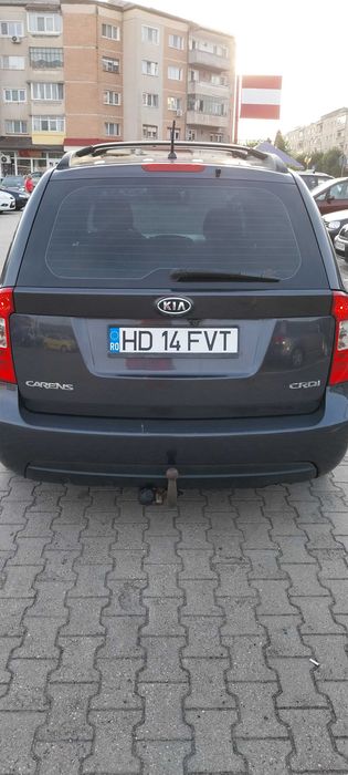 Vand Kia Carens  din 2009