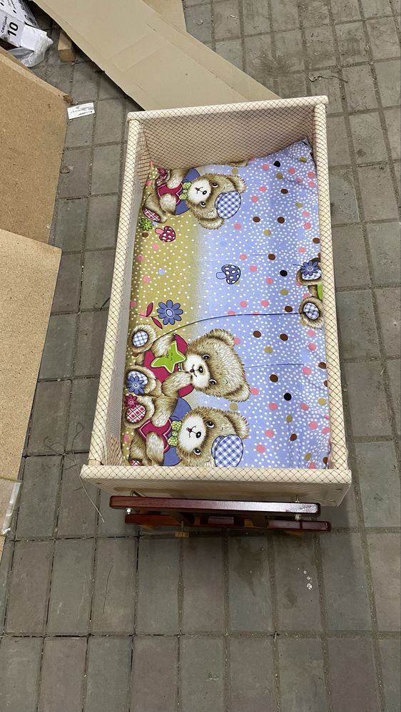 Пролам детскую люльку