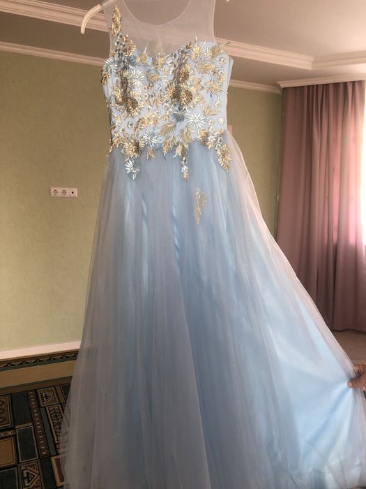 Вечернее платье