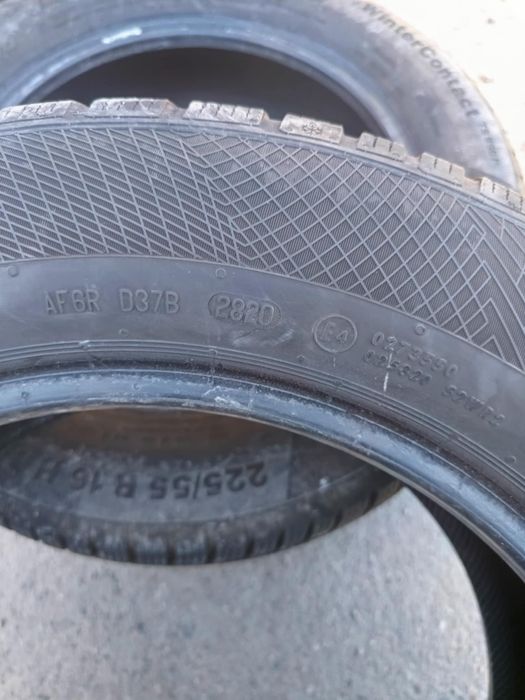 225/55/16 2 броя Continetal WinterContact Гумите са в много добро съст