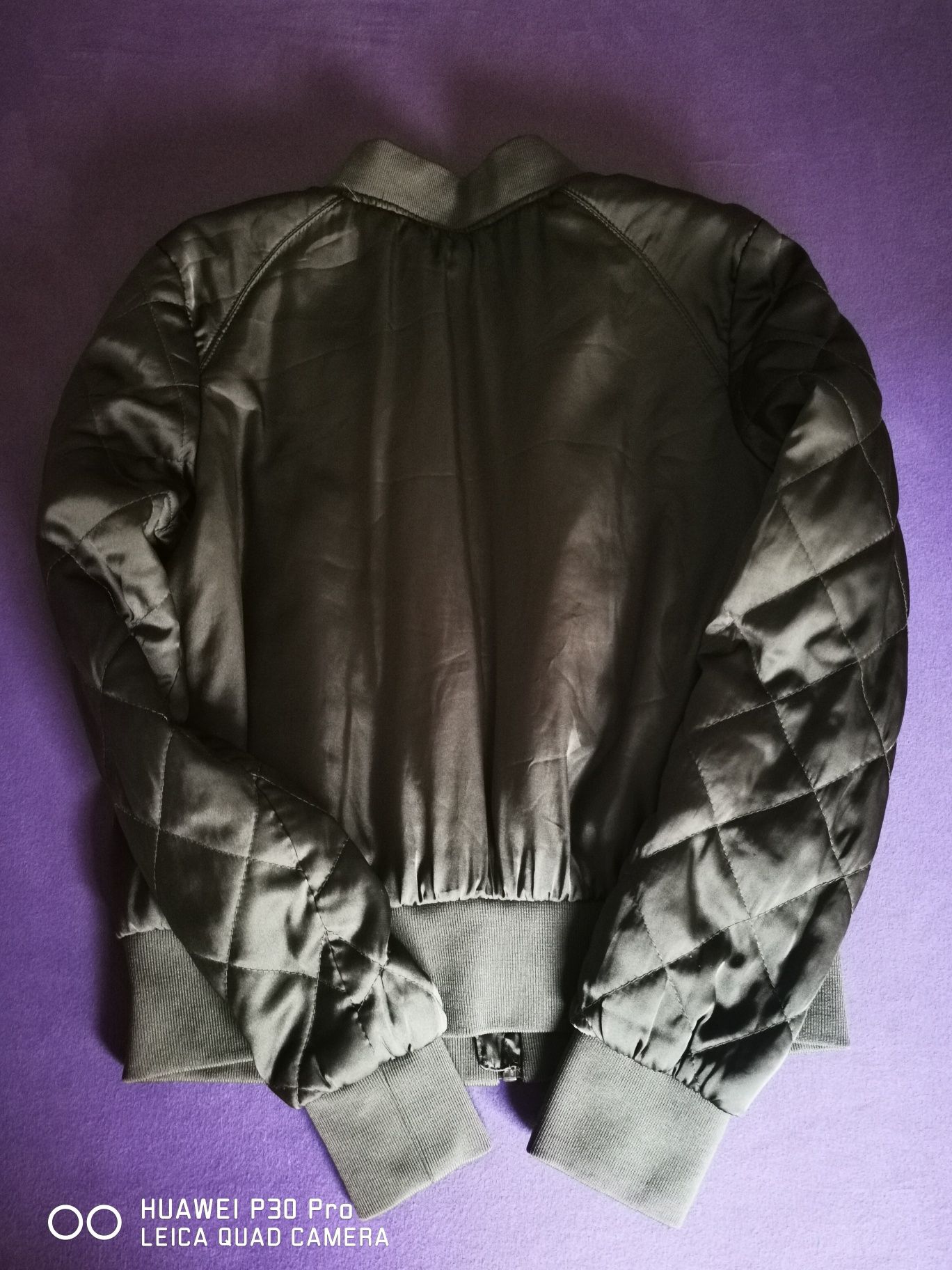 Детско яке на фирмата H&M, размер 164, почти ново.