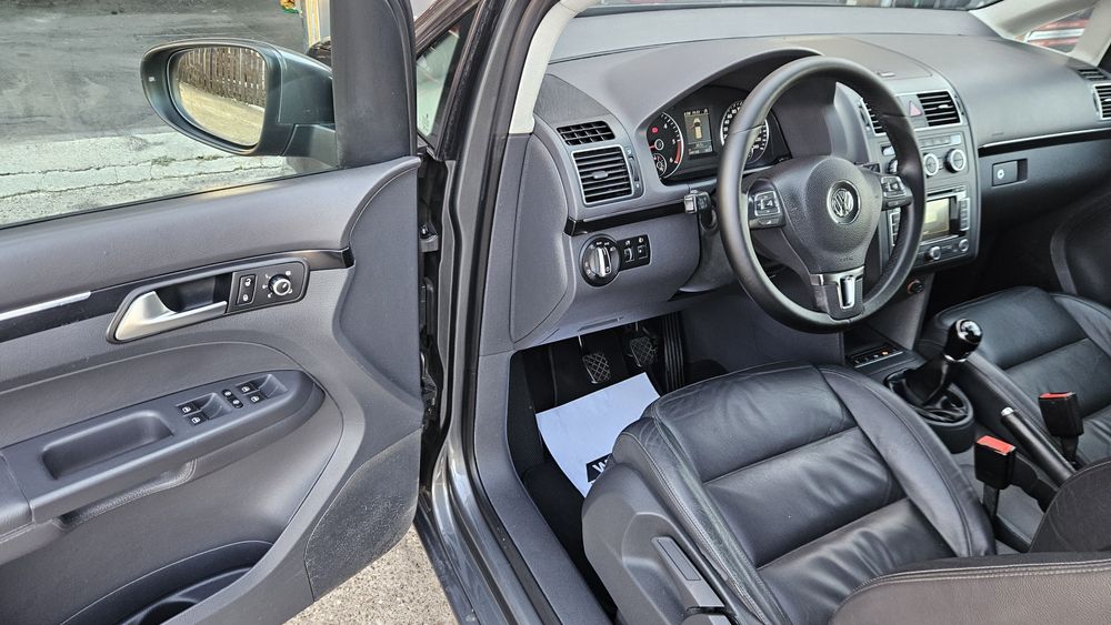 Vw.Touran 1.6 Tdi 105 cp 2014.03 Piele-Clima-Navi-Panoramic-Jante