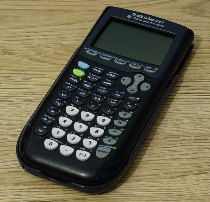 Calculator stiintific Texas Instruments TI-82 advanced