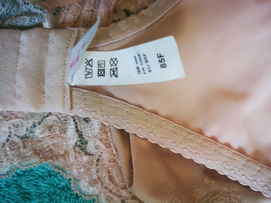 Новый бюстгальтер. Фирма Миловица.