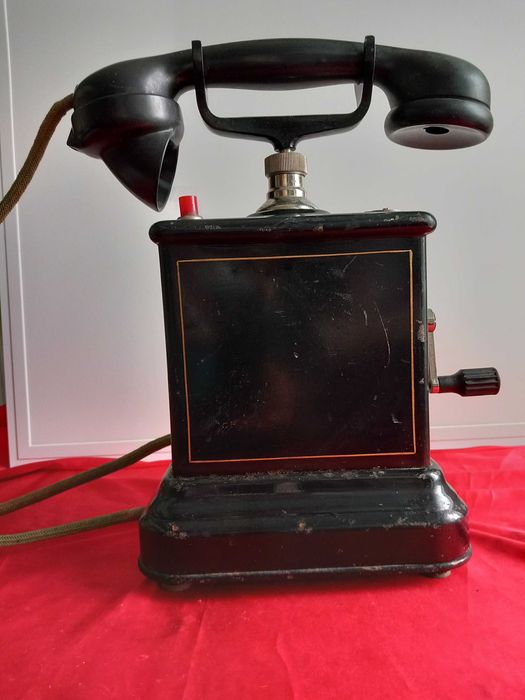 Телефон Метален с Манивела