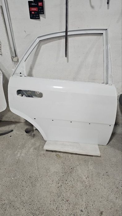 Jentra oq eshik radnoy kuzufdan yechilgan