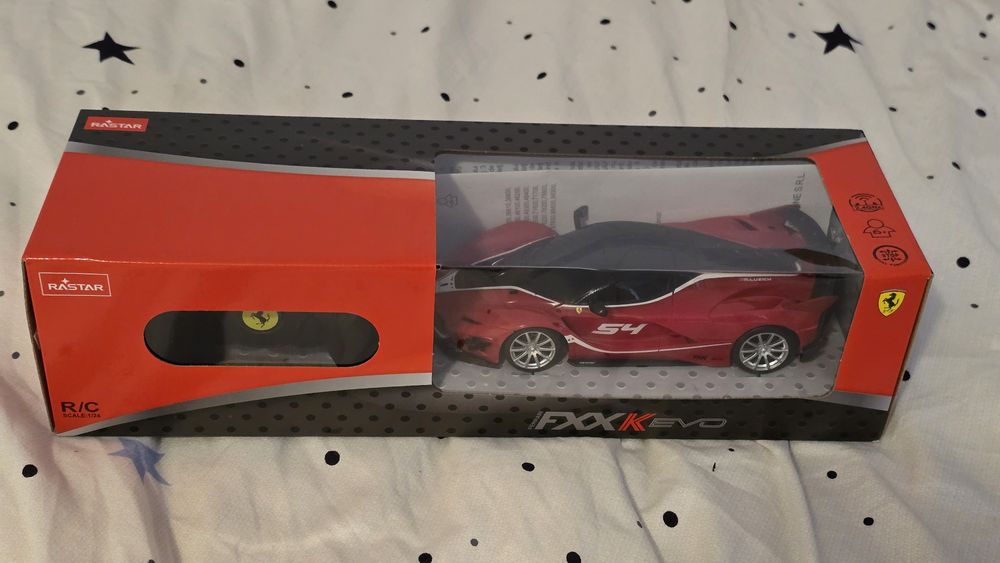 Mașinuță cu telecomandă Ferrari roșu nouă