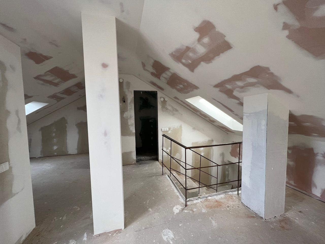 Продава се Къща в с. Лозен, Област София-град - 345 кв.м за 1740 €/кв.м - Снимка #9