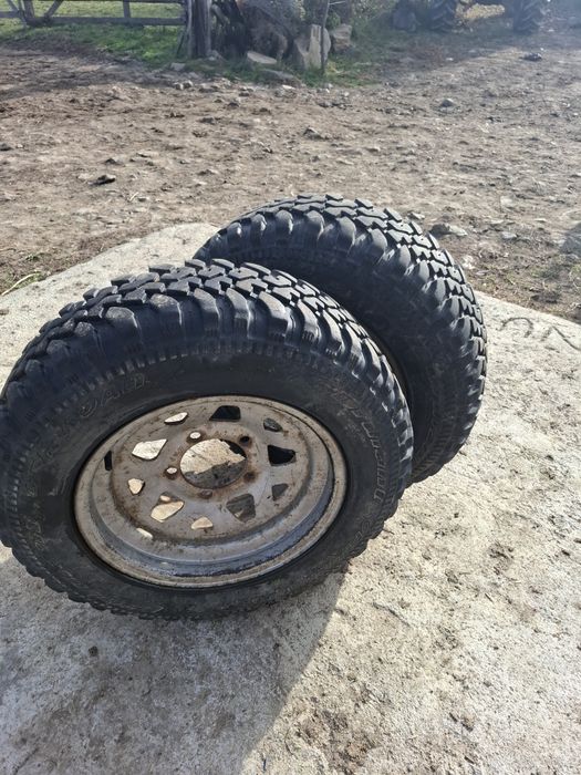 Vând anvelope Off road 205/70/R15