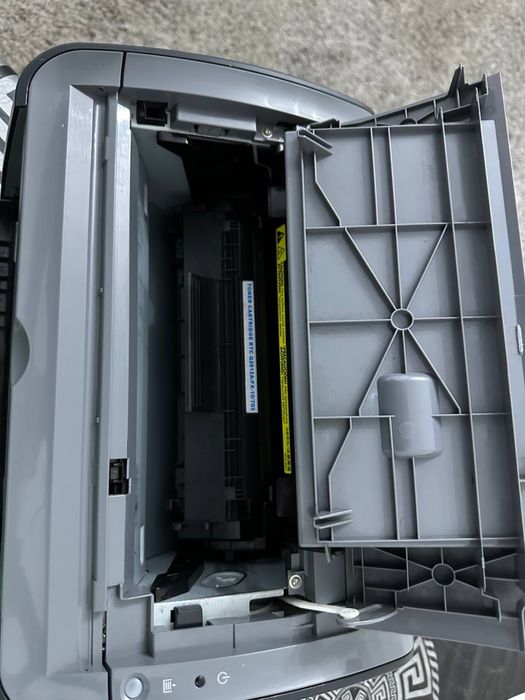 Canon lbp2900b oq-qora lazerniy holati ideal kam ishlatilgan