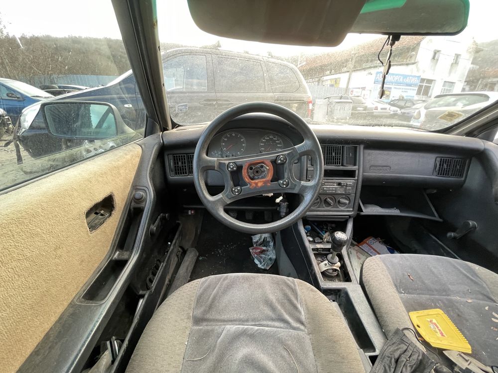 Audi 80 b3 1.8i 75кс 1987г На Части