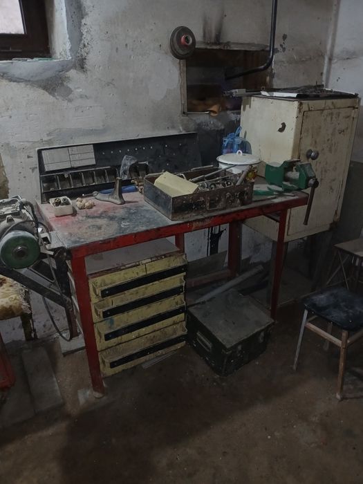 Верстак Слесарный в комплекте Стол и Стул.