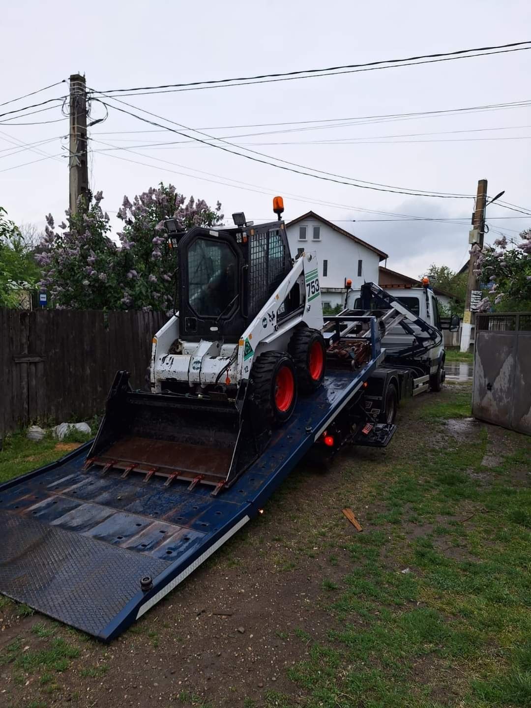 Miniexcavator/Bobcat/Macara/Basculanta de închiriat/Transport Utilaje