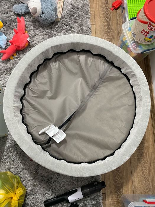 Piscina cu bile , Material Catifelat