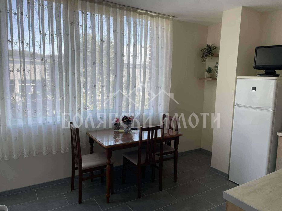 Дава се под наем Тристаен апартамент в Велико Търново, Център - 75 кв.м за 409 € - Снимка #3