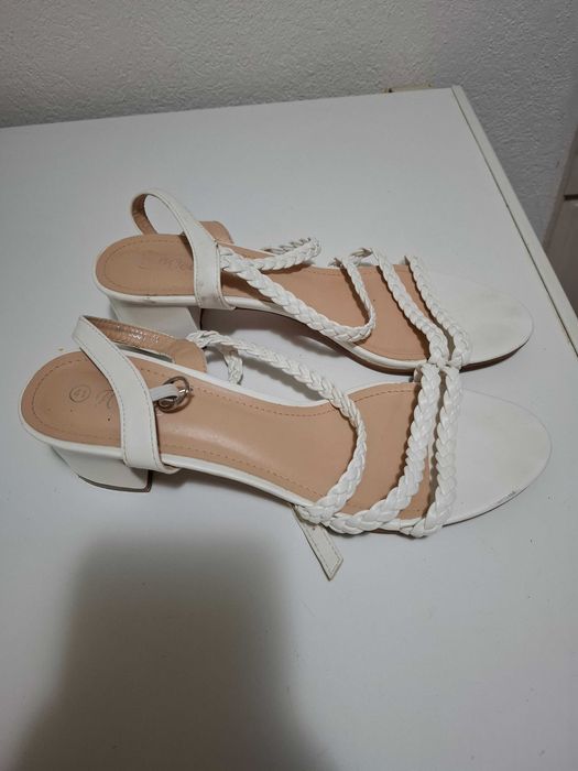Sandale albe nr 41