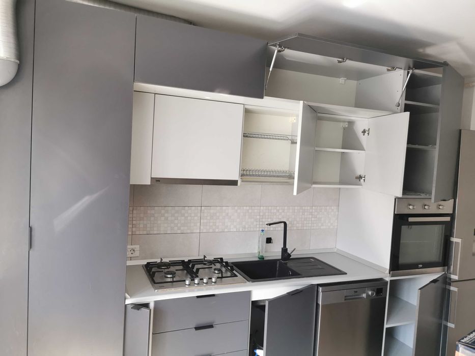 Vând bucătărie cu tot cu electrocasnice