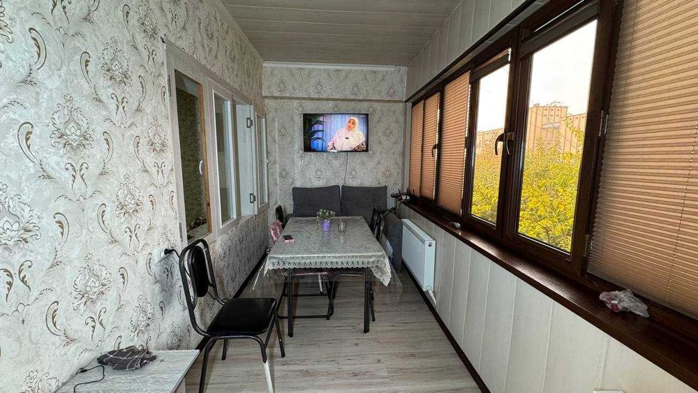 Маталка Давр Саройи 3 қаватда 2 хонали квартира сотилади.ID: 1489