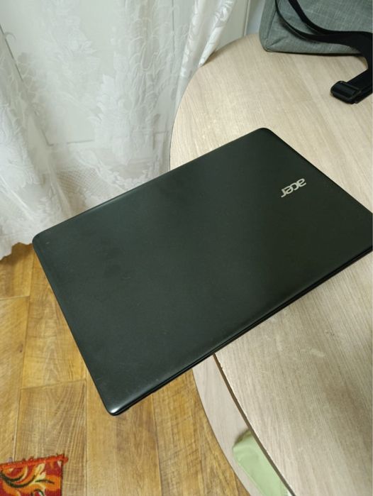 Продам ноутбук в отличном состоянии без сколов и царапин .