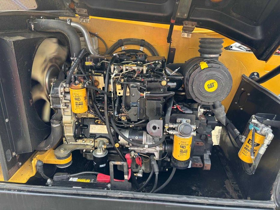 Incarcator telescopic Telehendler Caterpillar th407