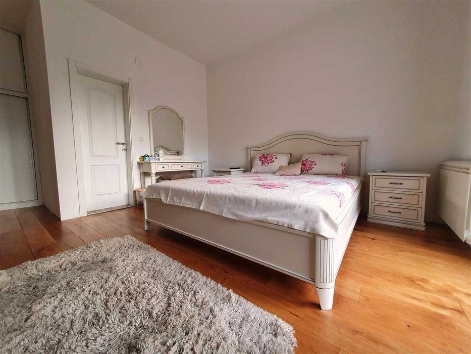 Дава се под наем Къща в Бургас, Сарафово - 150 кв.м за 255 € - Снимка #1