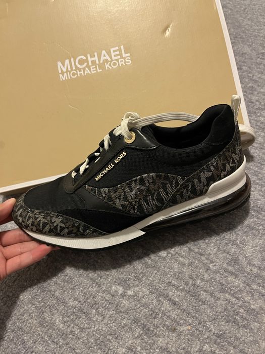 Чисто нови оригинални маратонки MİCHAEL KORS