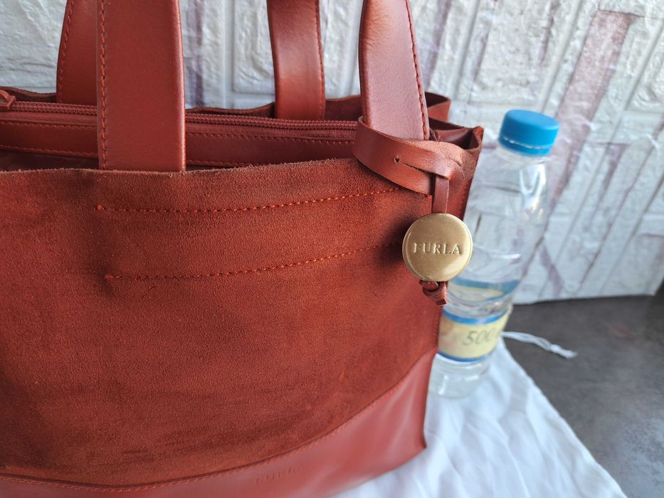 дамска чанта,Furla  малка керемидена чантичка-естествена кожа
