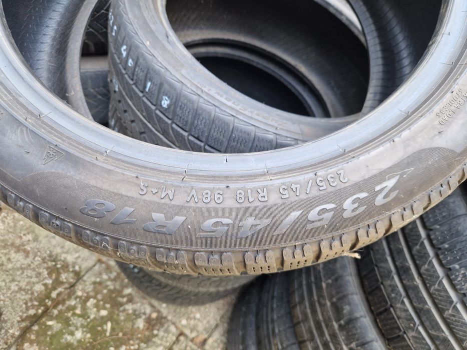 două cauciucuri 235 45 18, de iarnă,m×s