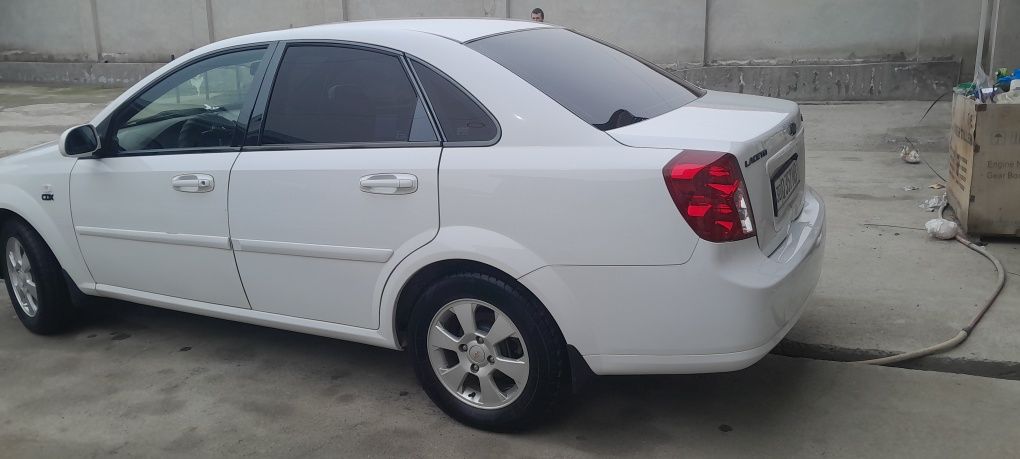 Lacetti 2013 aftomat 1.6