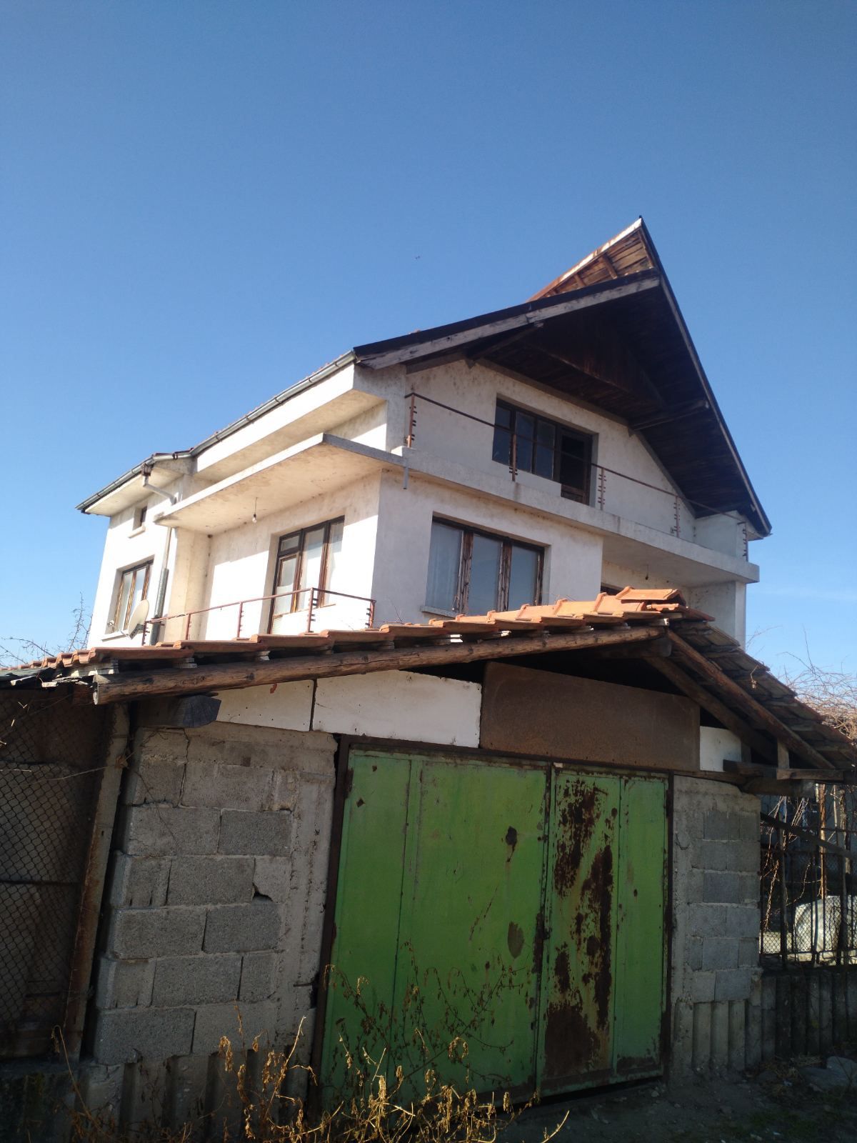Благоев имот груп Асеновград продава в Асеновград  къща.