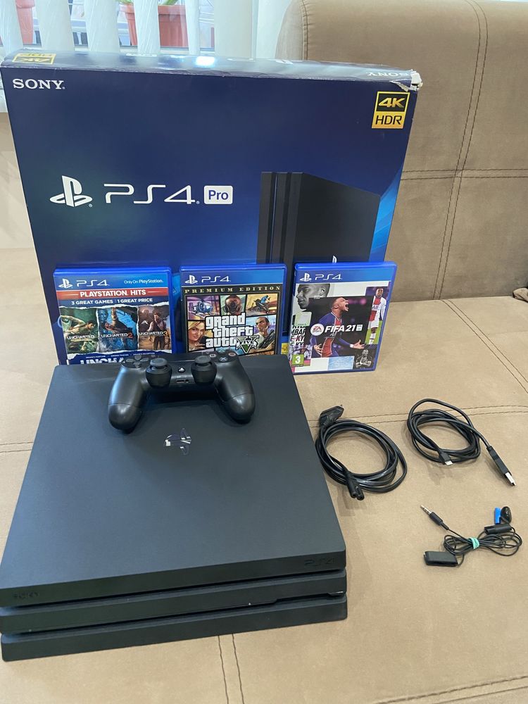 Sony PS4 PRO 1TB  CUH-7216B Jet Black