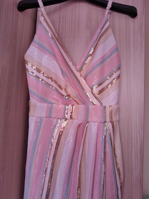 Разкошни рокли за предстоящите празници