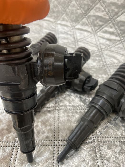 injector cod 038130073AQA vw motor 1.9 cod BPT AXR