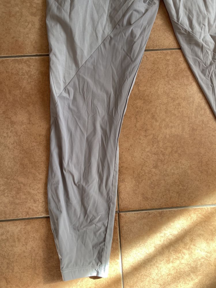 Pantaloni gymshark marimea M barbati