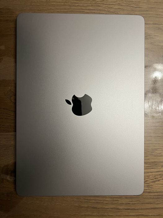 MacBook Air M2 8gb RAM 256gb SSD