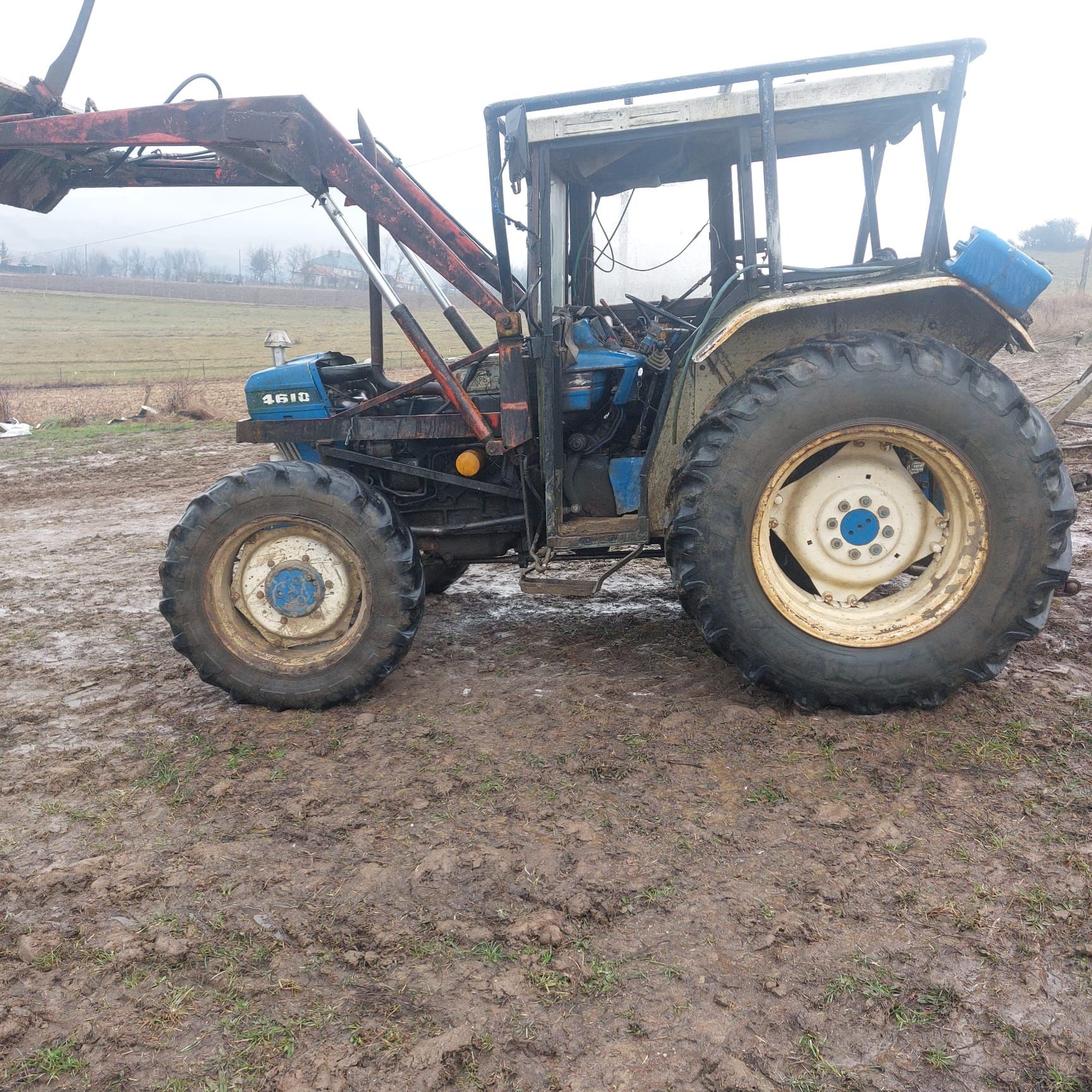 Vând tractor Ford 4610