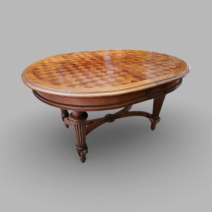 Трапезна дъбова маса с интарзия и фини метални орнаменти