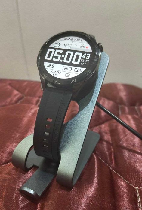 Часы HUAWEI WATCH GT 4 + подставка-зарядка