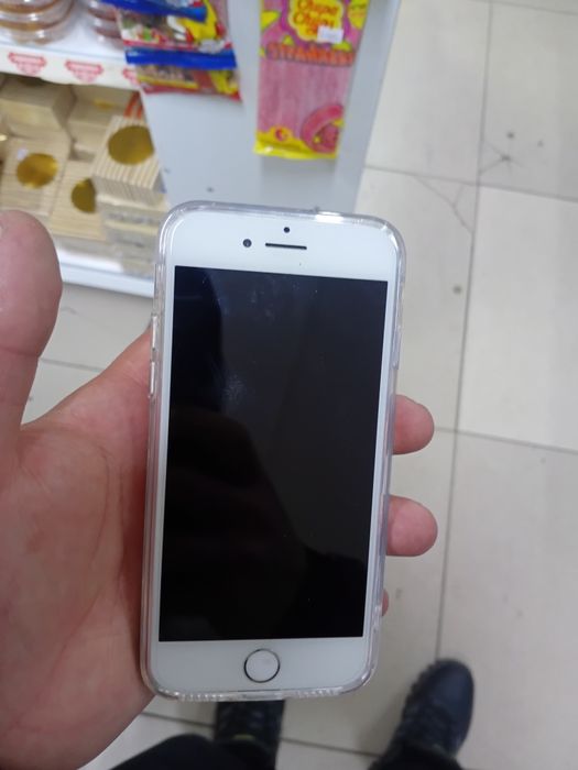 IPhone 8 64ggggggg