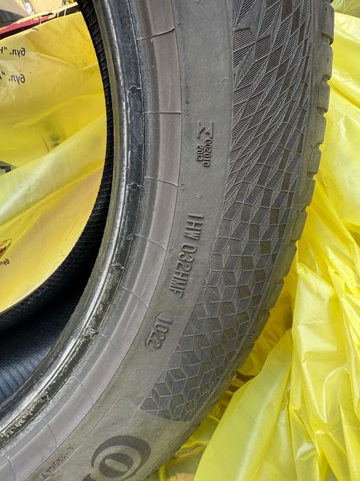 Гуми Continental Ultracontact 215/55/17 94V DOT 2022 4 броя