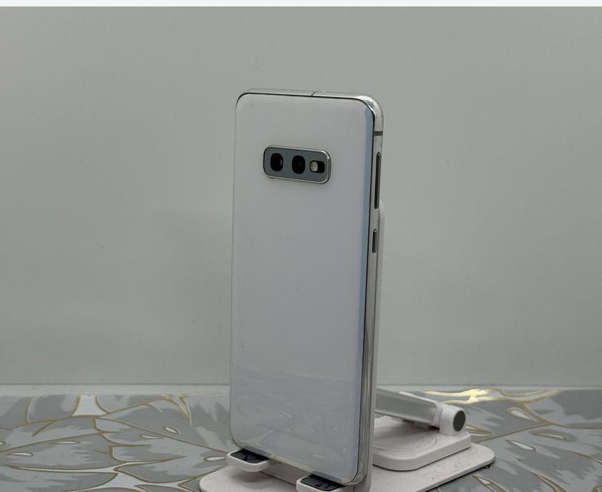 samsung  Galaxy  S10e