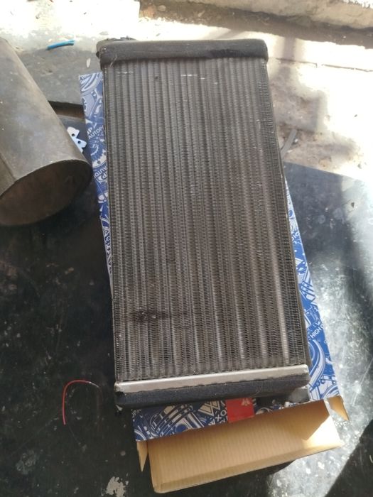 Продам радиатор печки на Мерседес бэнс 190