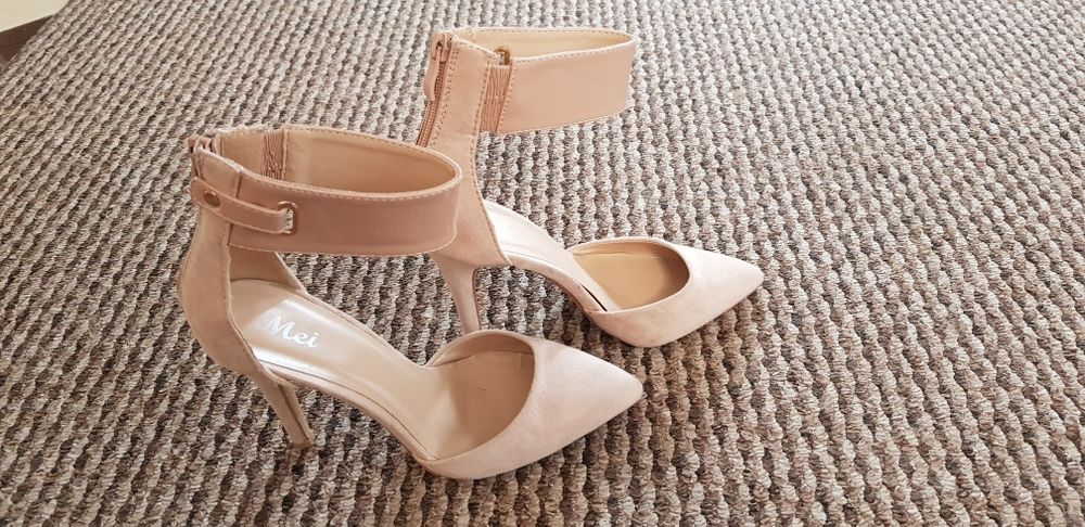 Pantofi eleganți de dama