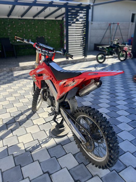 Vand Honda cr 250 sau schimb cu bmw e 46