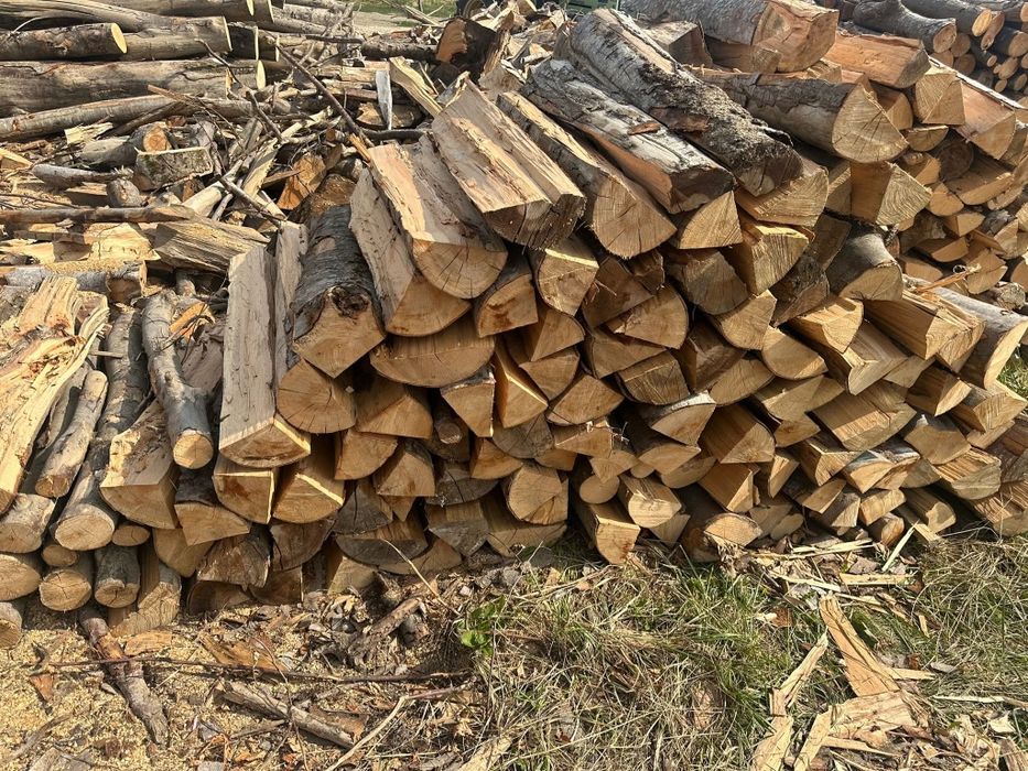 Lemn  pentru foc cu livrare la domiciliu.