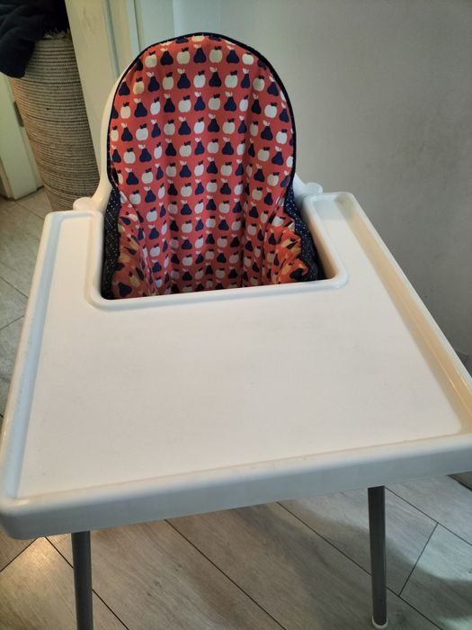Scaun de masa pentru bebeluși și copii