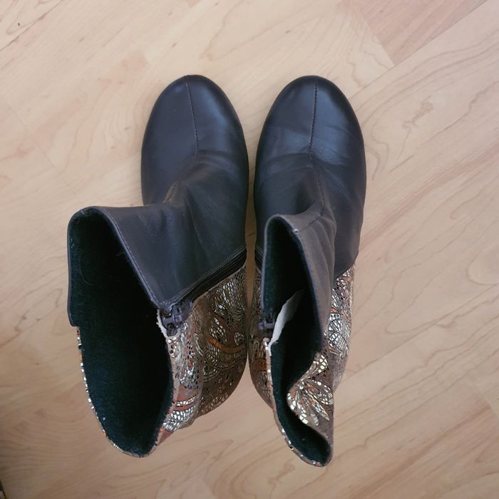 Botine maro cu model- piele naturala