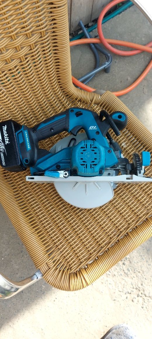 Circular Makita DHS 680 brushless