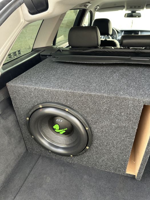 Incinta subwoofer auto custom difuzor 12”